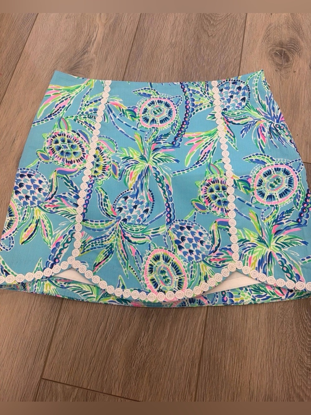 Lilly Pulitzer Patty Skort - Picture 2 of 7